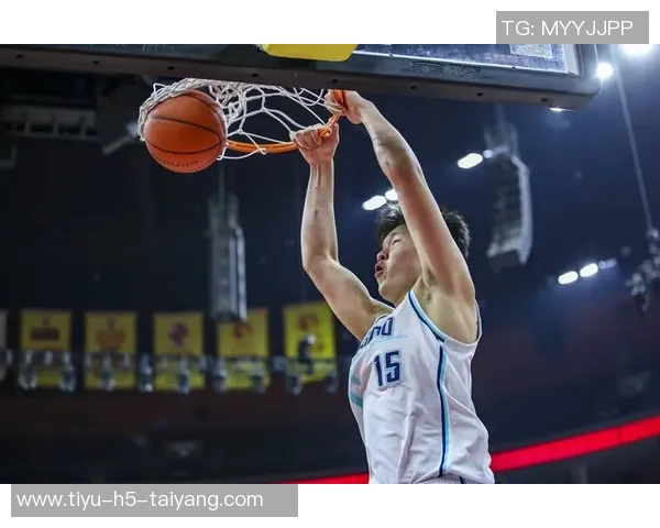 杨瀚森登场即显威力14分证明他是球队最大威胁