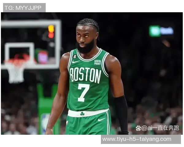 杰伦布朗半场表现抢眼17投8中三分球命中率高达60独得19分助力球队